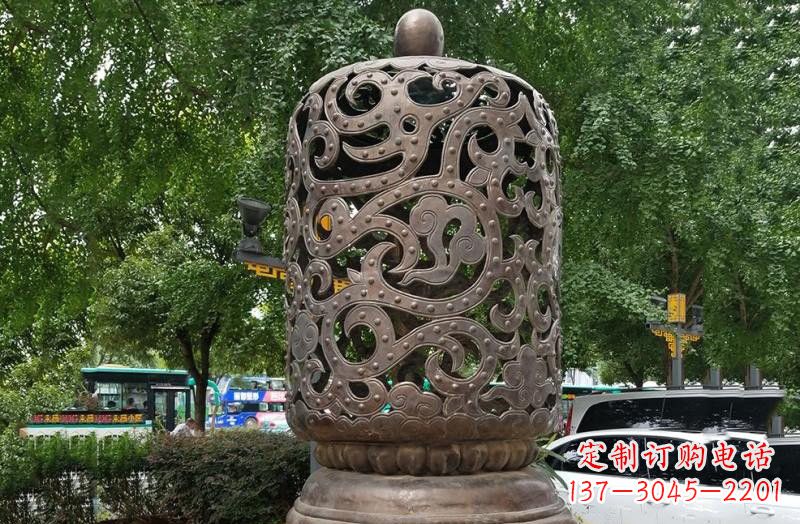 江西浪漫精致镂空灯笼铜雕
