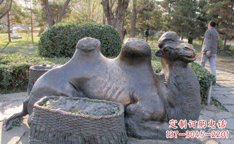 江西公园骆驼动物铜雕