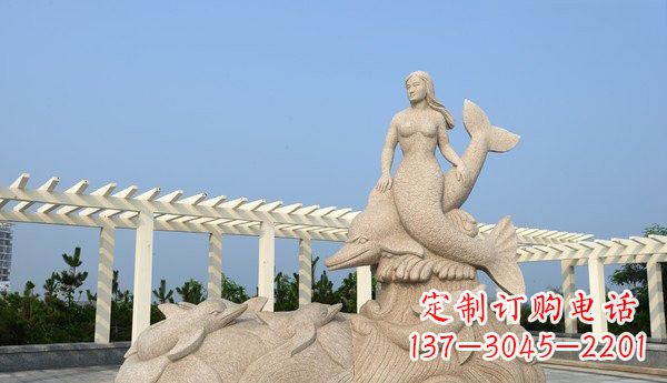 江西公园美人鱼和海豚石雕