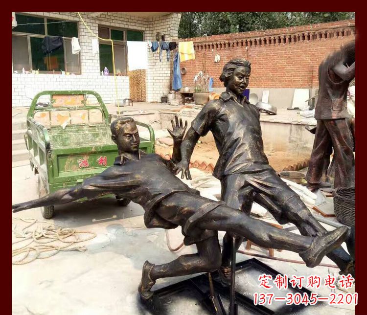 江西足球迷必备,象征性的足球雕塑