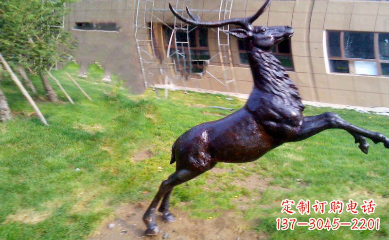 江西跳跃的鹿动物铜雕
