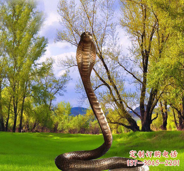 江西铜质眼镜蛇动物雕塑