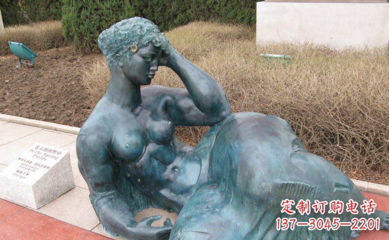 江西铜质女性人物雕塑