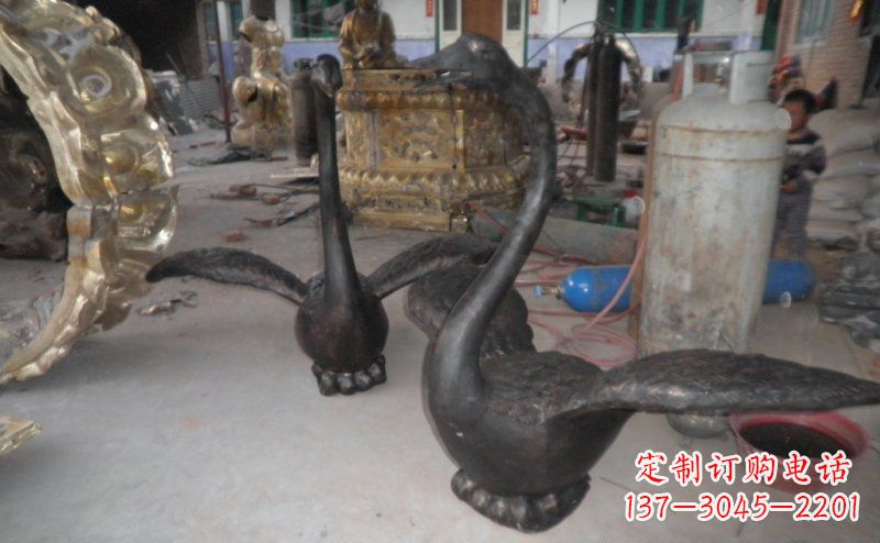 江西汇聚灵性的仙鹤塑像