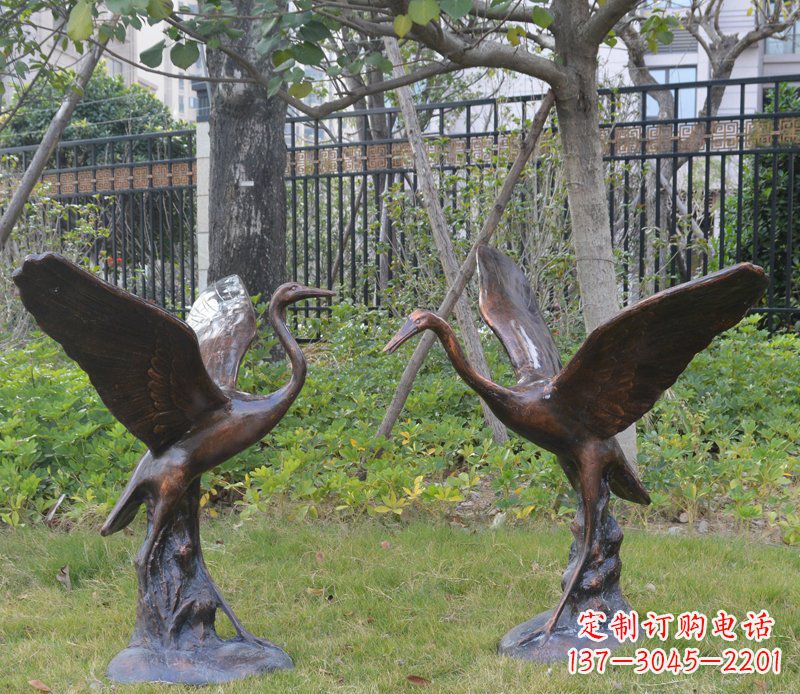 江西高雅实木雕刻精美仙鹤景观玻璃钢仿铜摆件