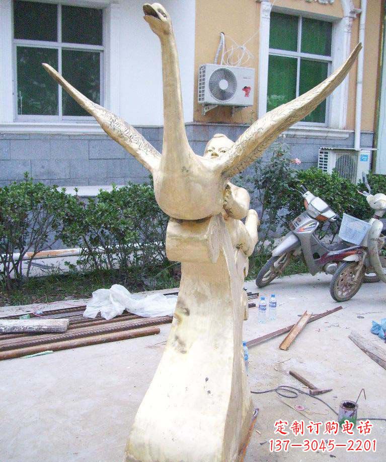 江西孩子与天鹅·梦幻铜雕