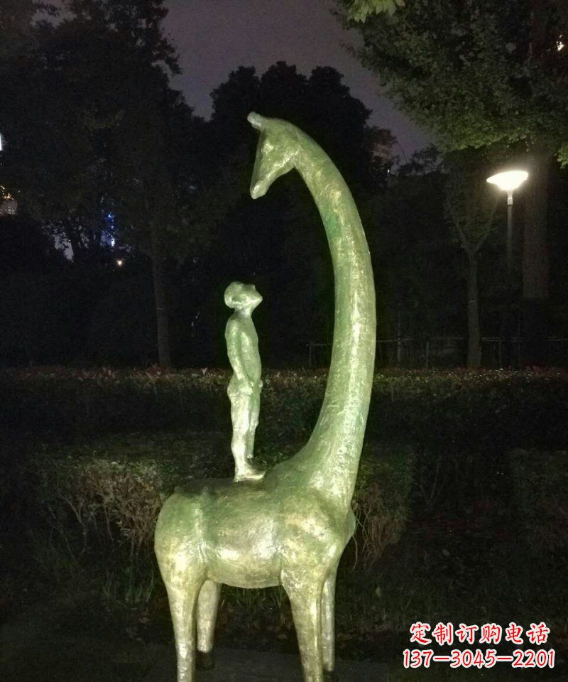 江西壮观绝伦的长颈鹿雕塑