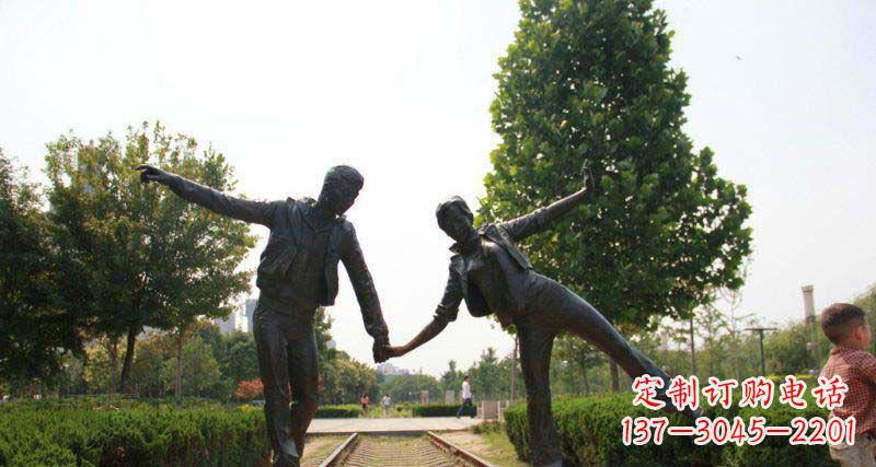 江西浪漫之旅——情侣铜雕定制