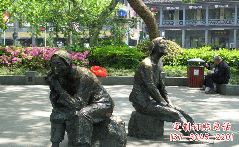 江西充满深情的老人铜雕