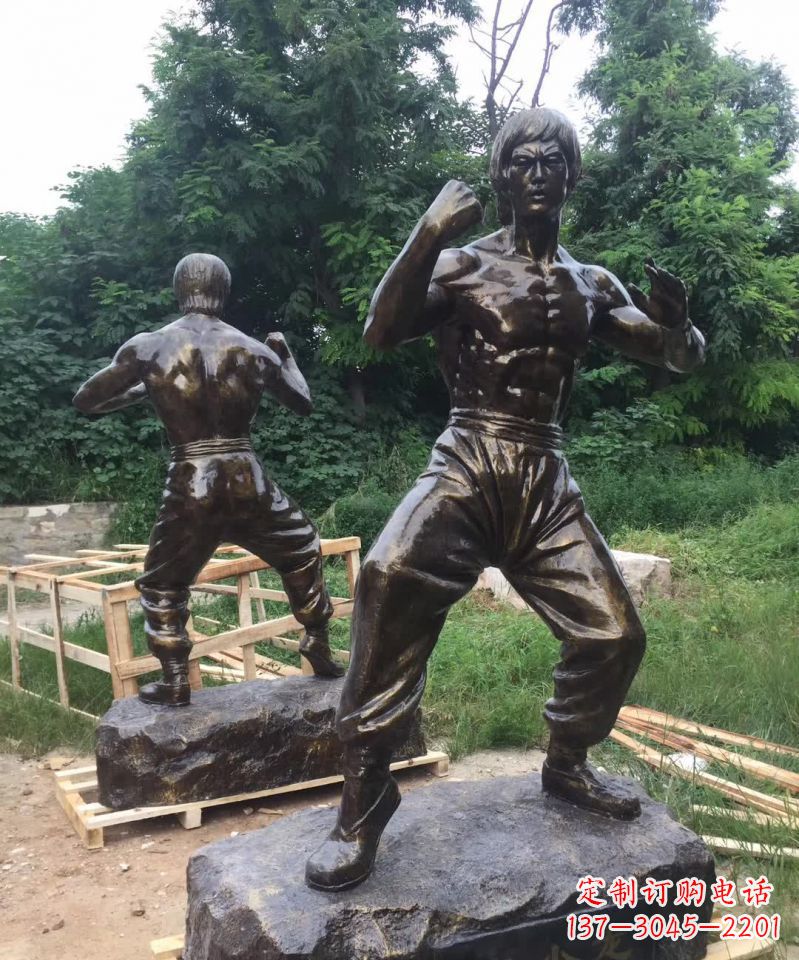 江西荣耀李小龙,经典之作——“功夫之王”铜雕塑