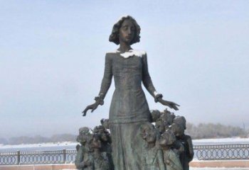 江西铜雕学生人物欢乐的小学生雕塑