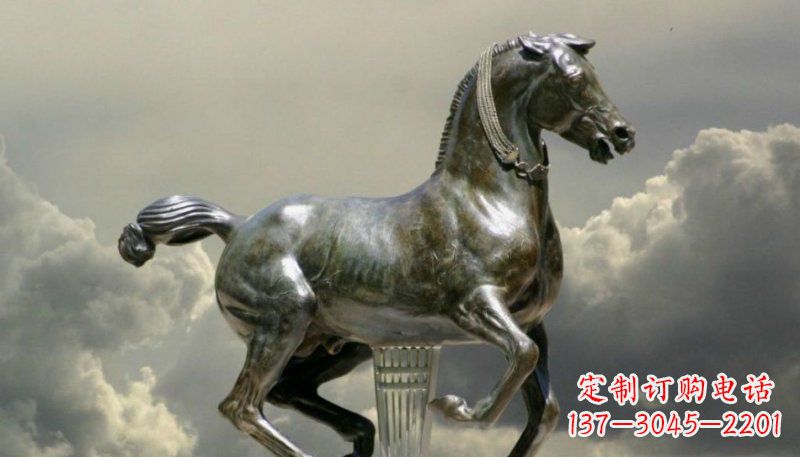江西铜雕艺术品:纯手工雕刻的奔马铜雕