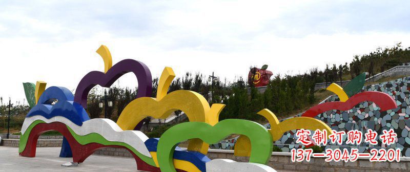 江西广场艺术:不锈钢抽象彩色苹果雕塑