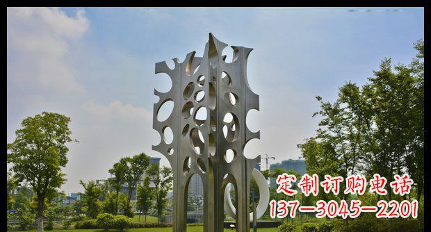 江西广场不锈钢抽象松树雕塑
