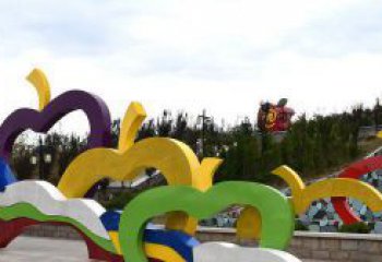 江西广场艺术：不锈钢抽象彩色苹果雕塑