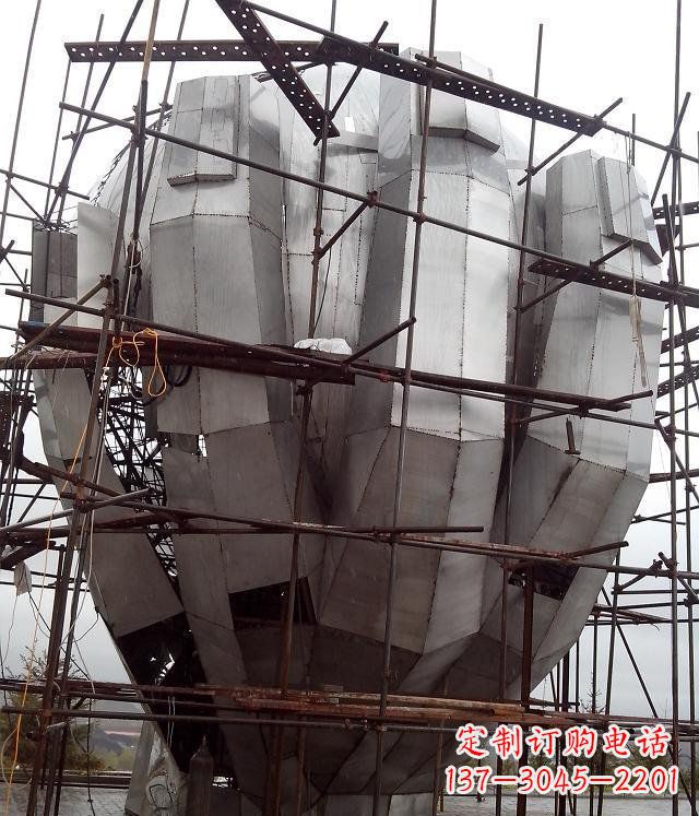 江西展现独特审美:不锈钢蟠桃大型景观雕塑