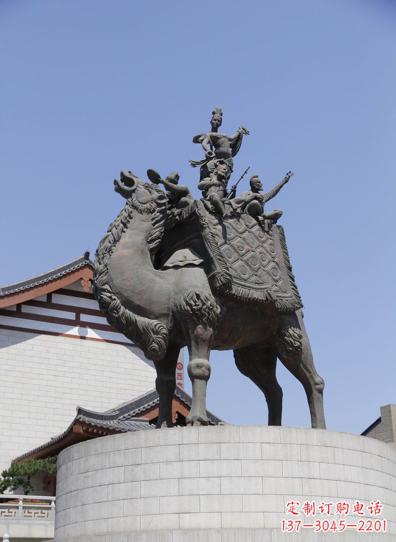江西广场古代人物骑骆驼铜雕