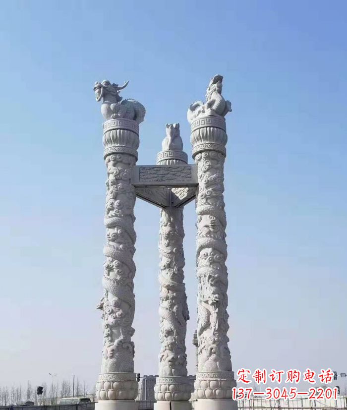 江西领雕塑:十二生肖石柱多彩景观