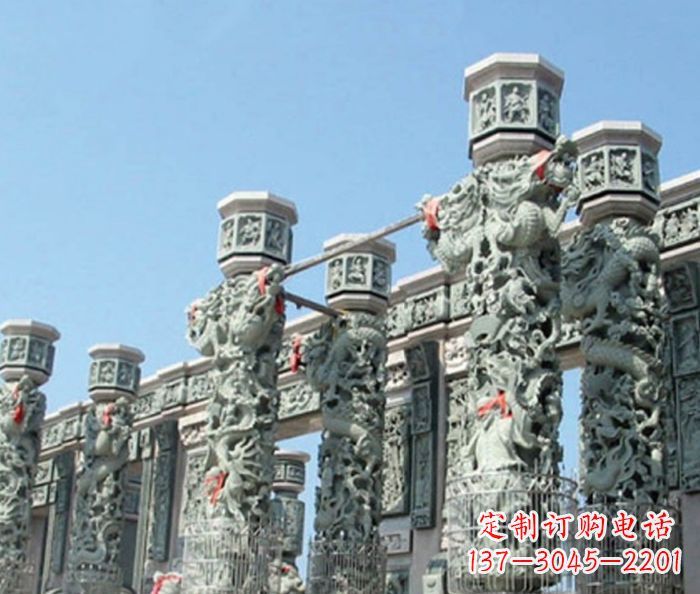 江西青石龙柱雕塑,装点热闹的广场景观