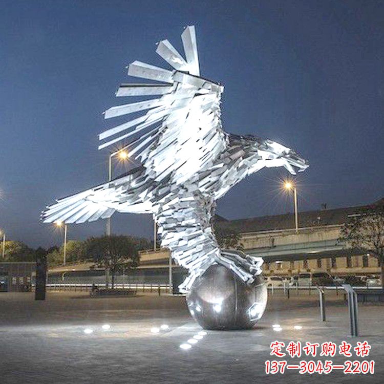 江西中领雕塑的金属质感老鹰雕塑是一款精美而又…