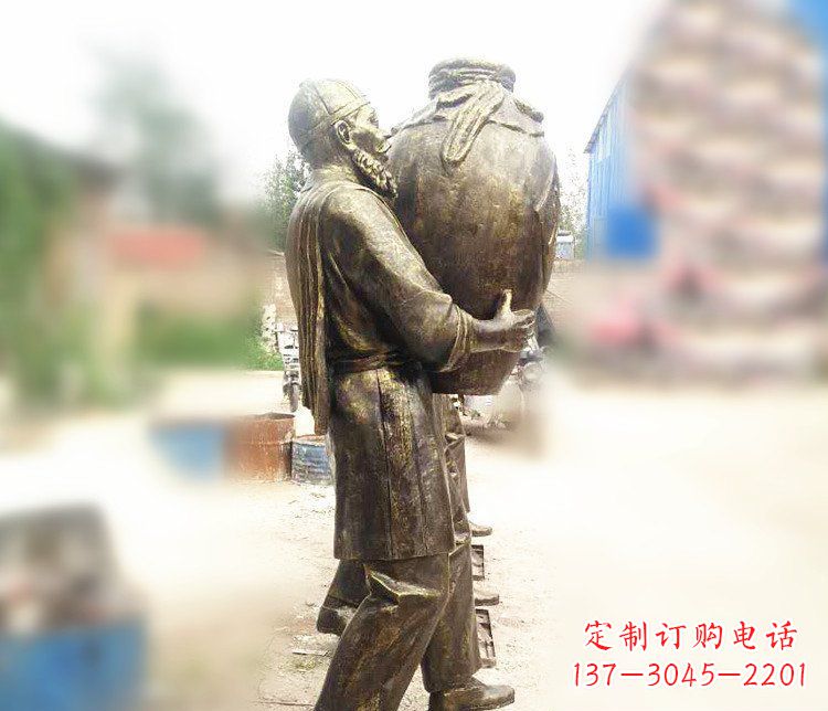 江西铜雕店小二抱酒人物雕塑