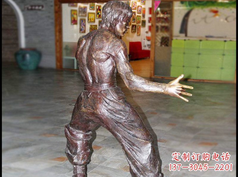 江西广场铜雕李小龙人物雕塑