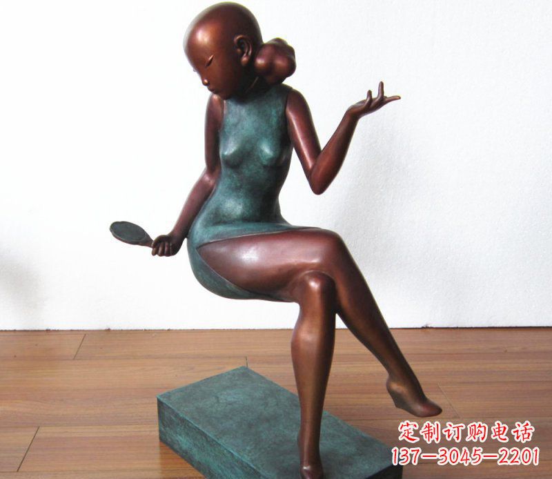 江西广场铜雕美女照镜子人物雕塑