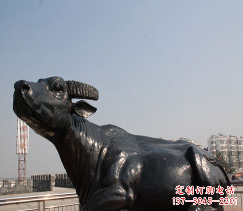 江西广场卧着的铜牛动物铜雕