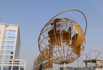 江西地球仪雕塑是一种雕刻艺术，它将地球仪的地…