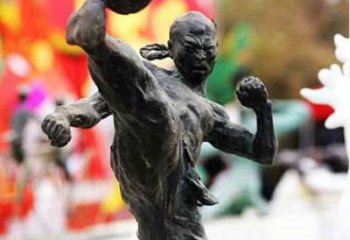 江西足球雕塑：展现无限自由