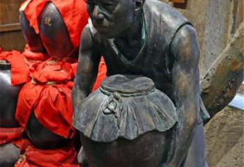 江西铜质老人抱酒图案雕塑