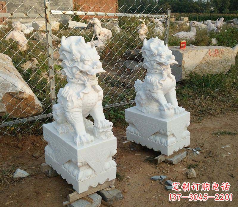 江西精美雕刻石麒麟,添玉门口踩球景象