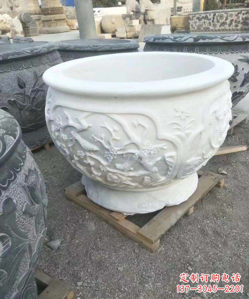 江西汉白玉材质可爱水缸雕塑