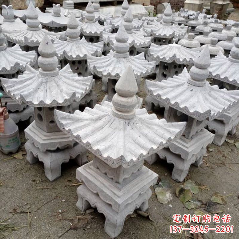 江西汉白玉灯笼雕塑是由中领雕塑定制的一种华丽…