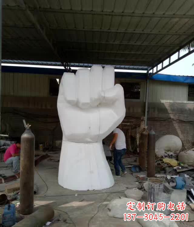 江西户外不锈钢景观拳头雕塑