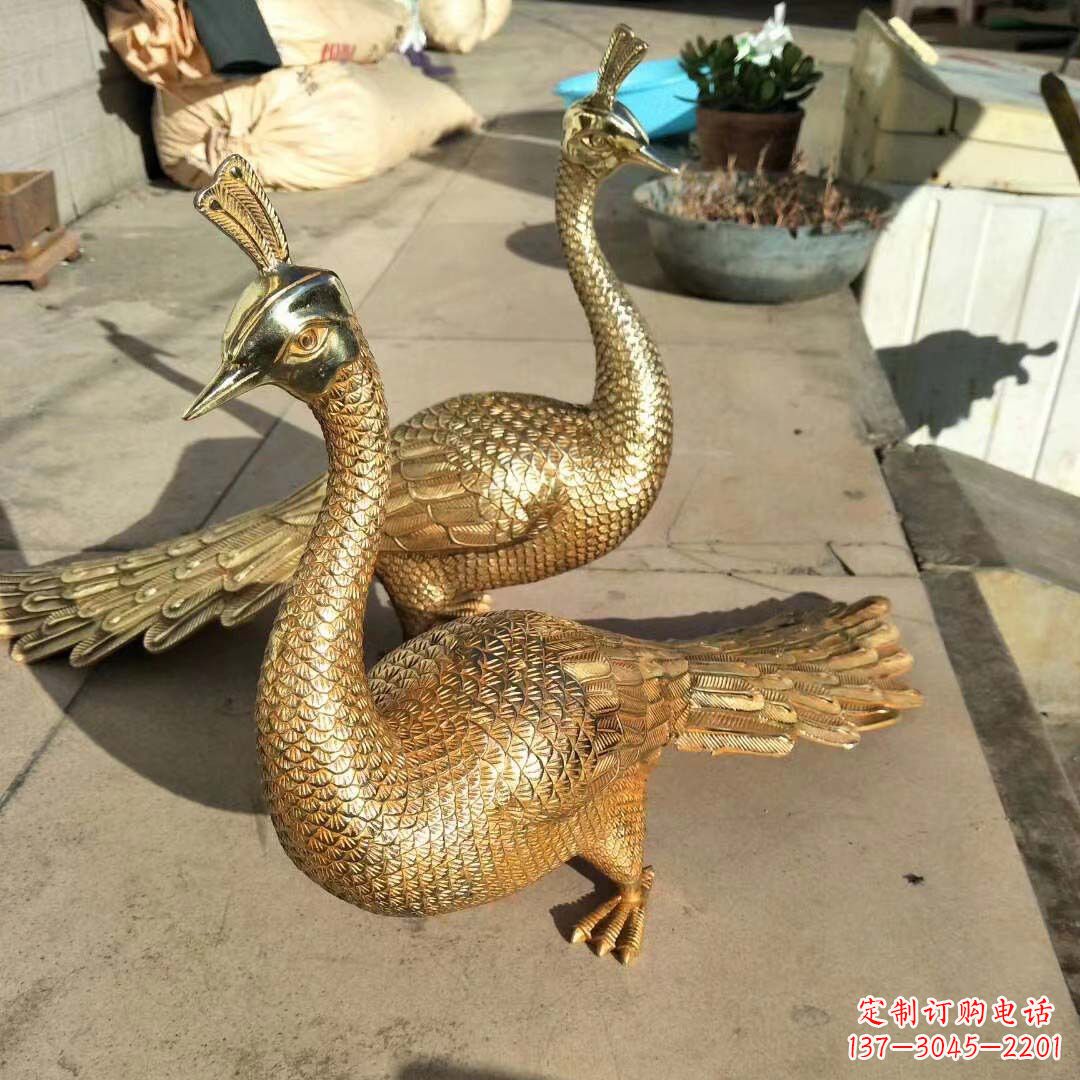 江西黄铜铸造孔雀雕塑