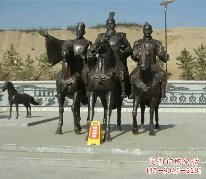 江西中领雕塑:骑马广场铜雕作品