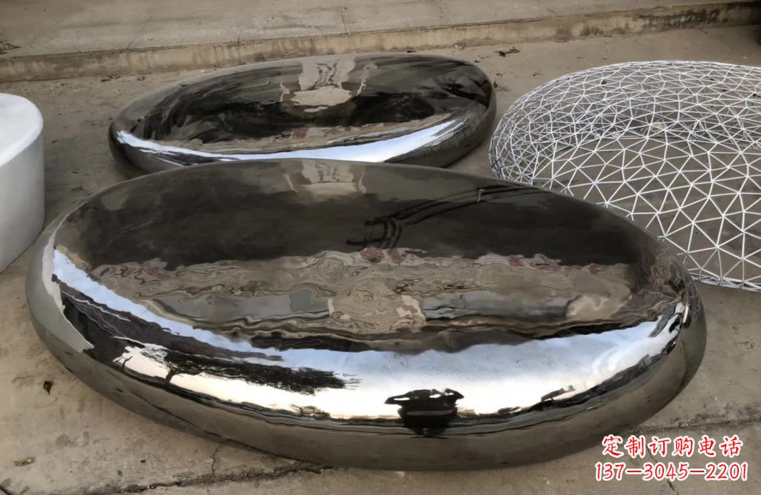 江西享受艺术的魅力,请选择中领雕塑的镜面不锈钢鹅卵石雕塑