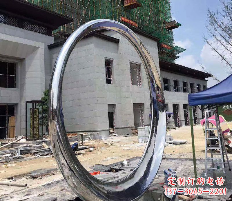 江西精致典雅的镜面不锈钢圆环雕塑