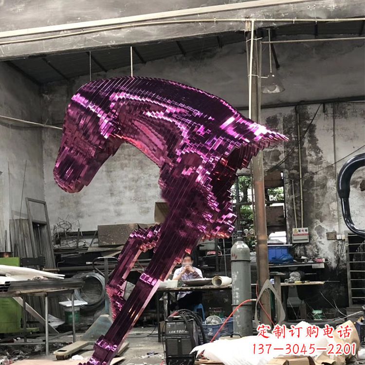 江西精心打造的不锈钢马头雕塑