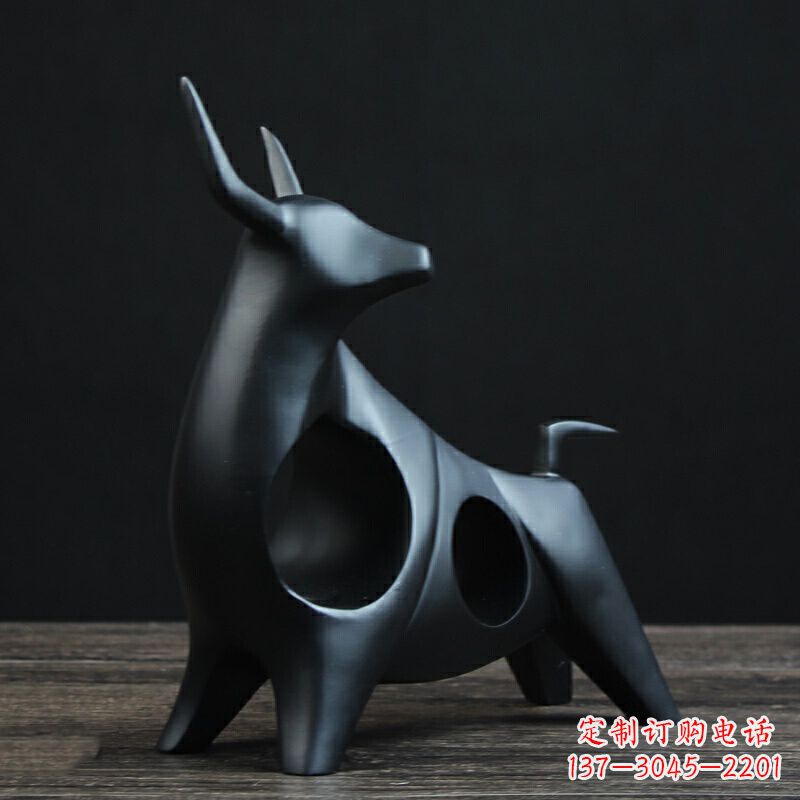 江西可爱抽象牛玻璃钢动物雕塑
