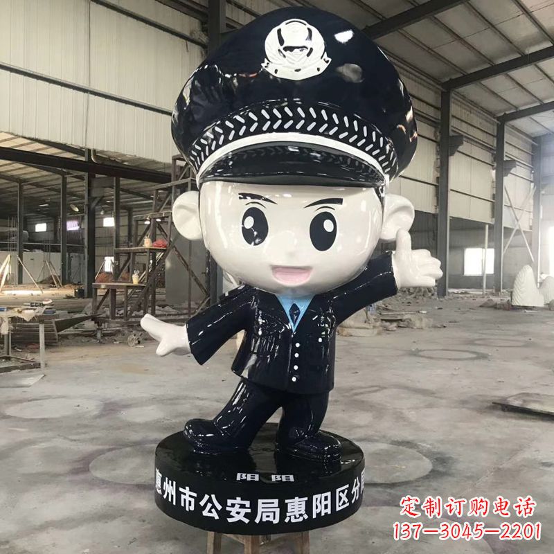 江西可爱警察雕塑,萌趣满满!