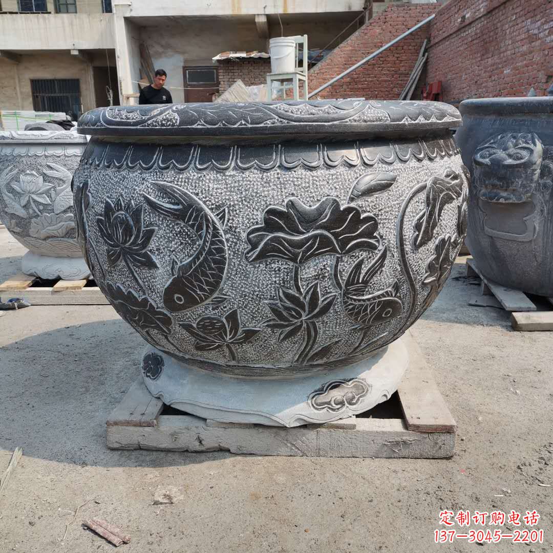 江西老青石园林石雕水缸,享受自然之美