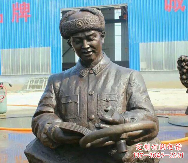 江西向雷锋致敬！郑州中领雕塑出品：雷锋铜雕