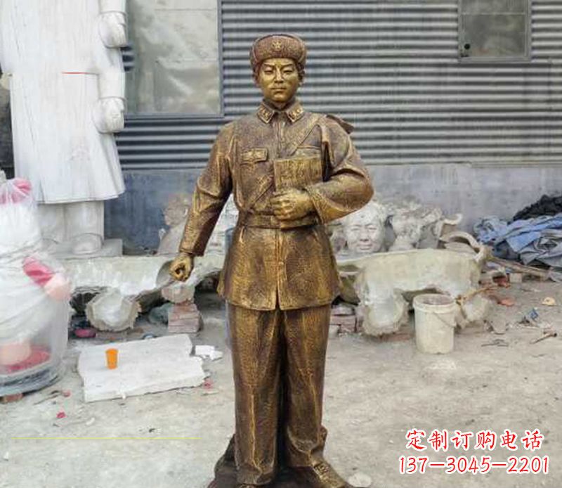 江西传承爱国精神,让雷锋雕塑永久守护家园
