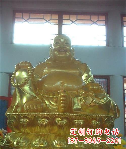 江西传统工艺制作鎏金弥勒佛像