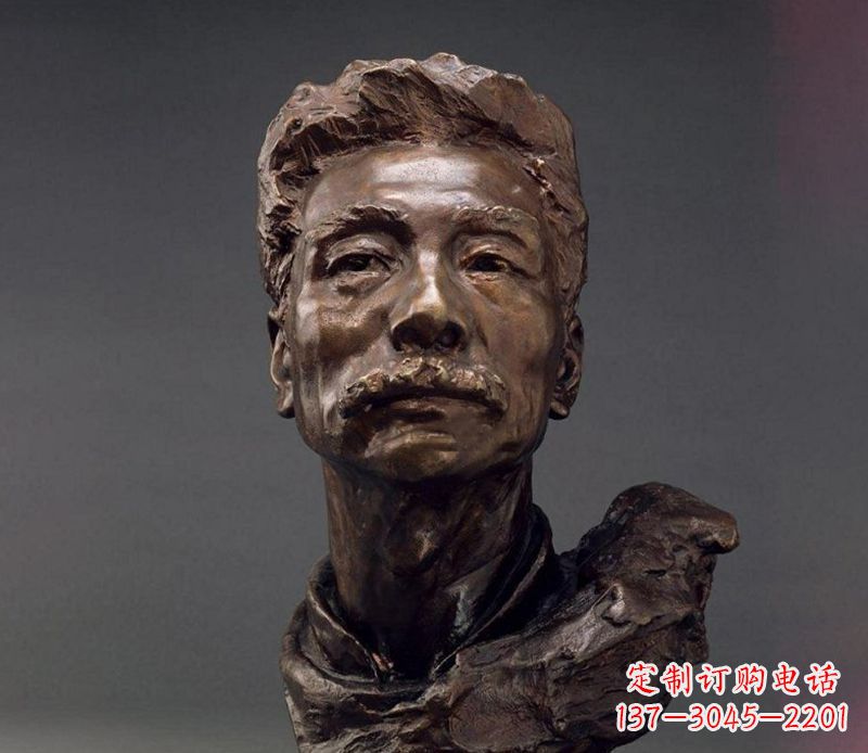 江西鲁迅校园名人铜雕,展现鲁迅文学精神