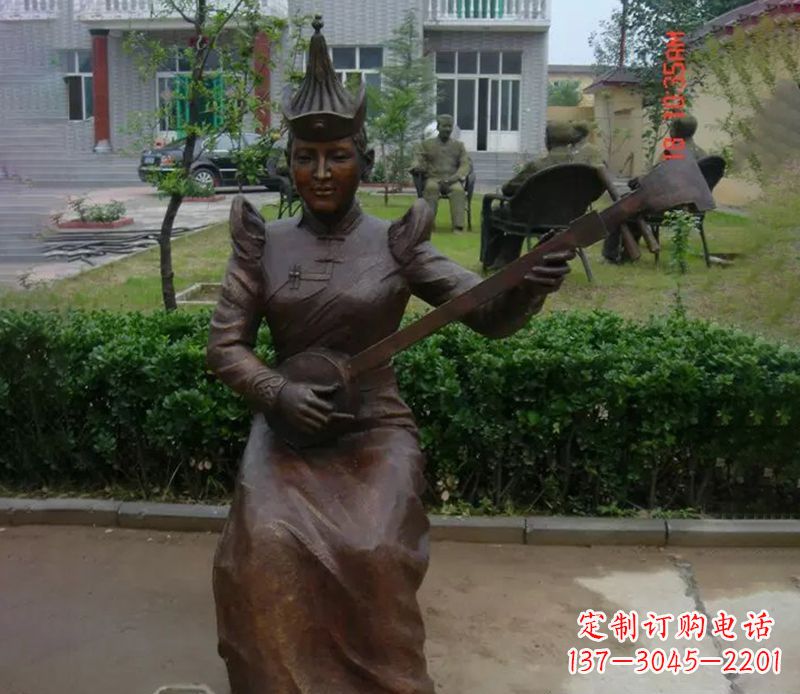 江西蒙古族女人演奏公园人物铜雕
