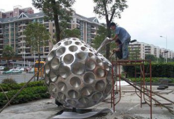 江西精心打造的街边苹果雕塑
