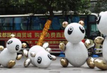 江西中领雕塑：优雅的不锈钢抽象熊猫雕塑